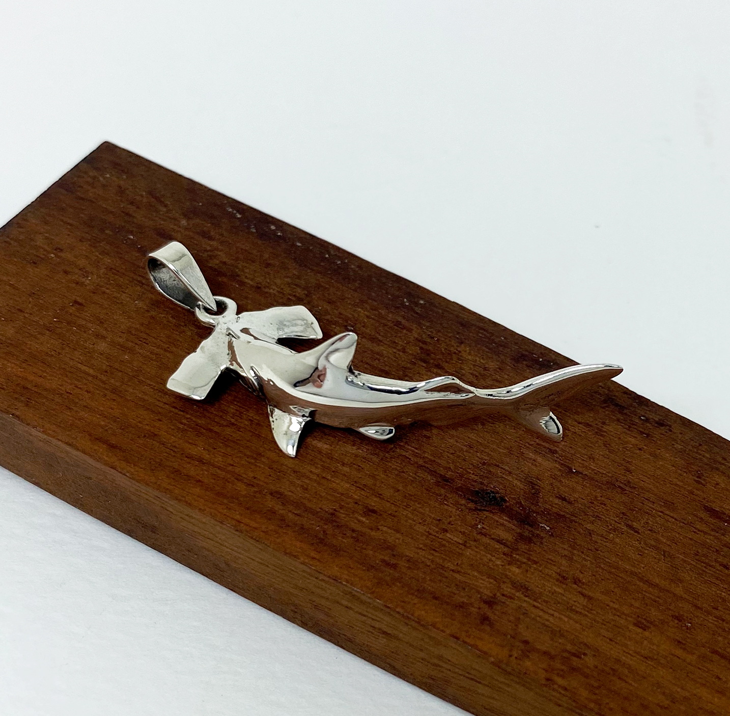 3D Hammerhead Shark Pendant, Handmade Unisex Pendant, 925 Silver Aquarium Gifts. - Image 3