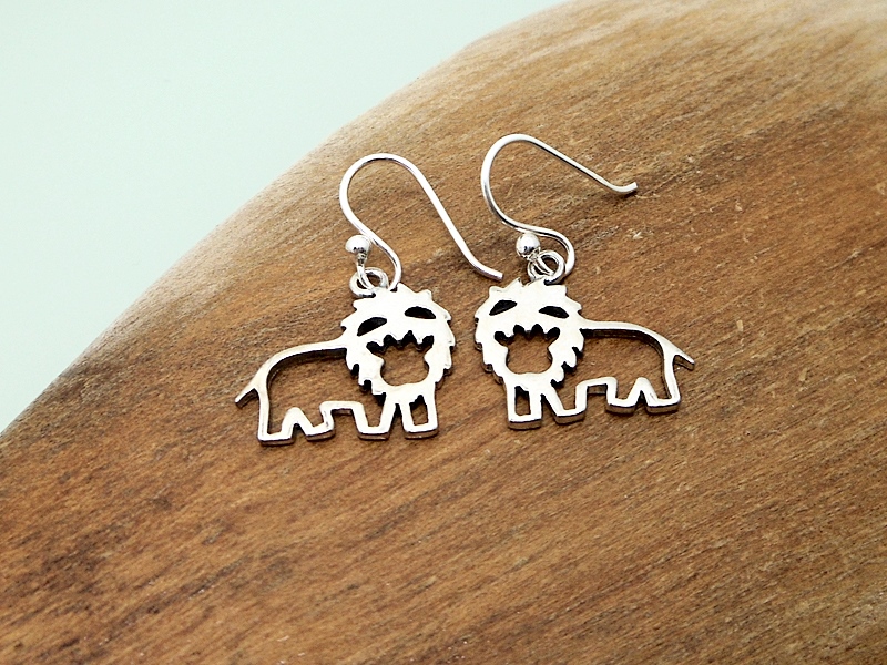 Handmade 925 Sterling Silver Smiling Cutout Lion Dangle Earrings – Playful Animal Jewelry - Image 3