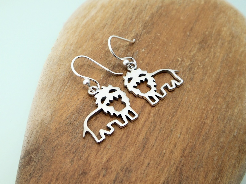 Handmade 925 Sterling Silver Smiling Cutout Lion Dangle Earrings – Playful Animal Jewelry - Image 4