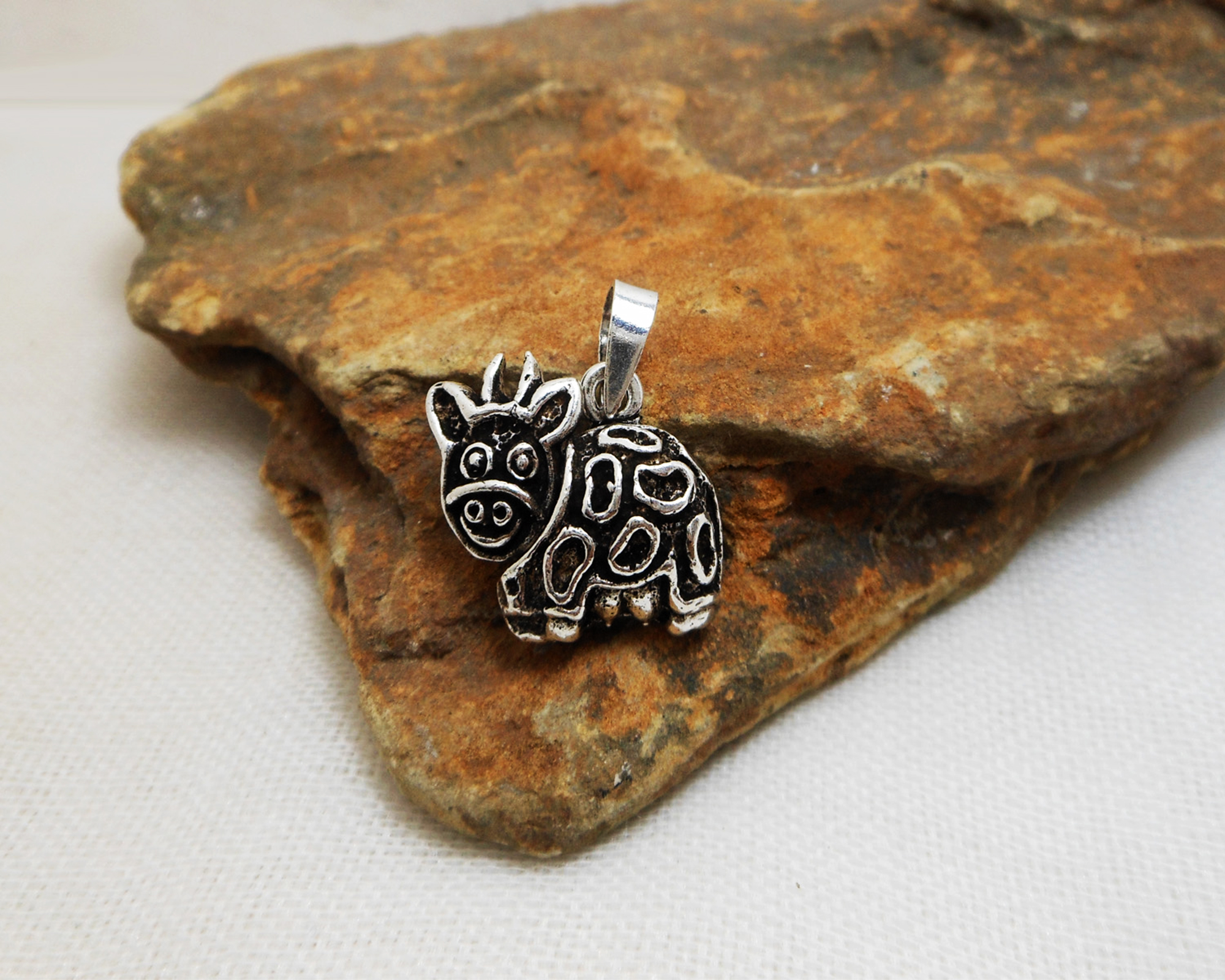 Handmade 925 Sterling Silver Moving Cow Pendant - Unisex Textured Animal Jewelry - Image 6