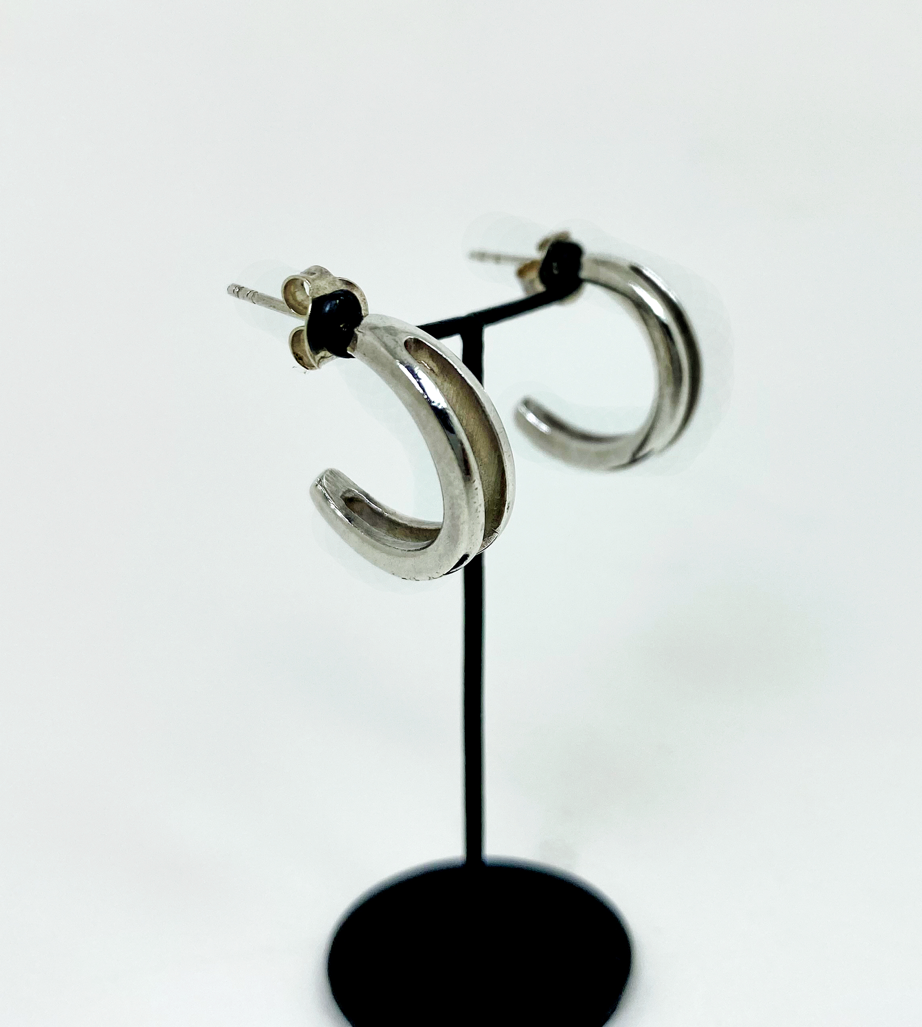 Minimalist 925 Sterling Silver Petal Hoop Earrings – Handmade Open Design Jewelry - Image 2