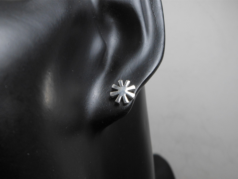 Minimalist Daisy Flower Stud Earrings 925 Sterling Silver – Handmade Floral Jewelry - Image 2