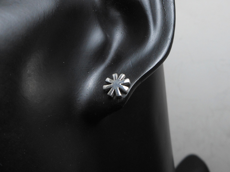 Minimalist Daisy Flower Stud Earrings 925 Sterling Silver – Handmade Floral Jewelry - Image 4