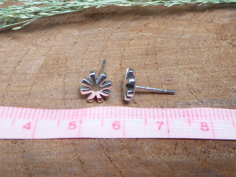 Minimalist Daisy Flower Stud Earrings 925 Sterling Silver – Handmade Floral Jewelry - Image 9