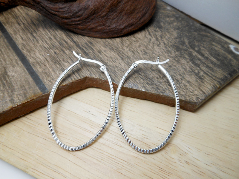 Handmade Diamond-Cut Oval Hoop Earrings – 925 Sterling Silver Textured Jewelry - Image 2