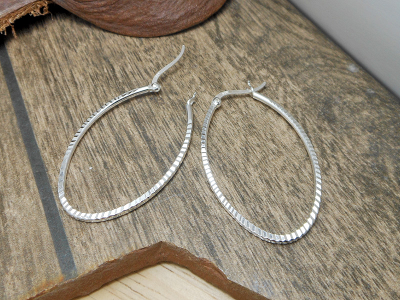 Handmade Diamond-Cut Oval Hoop Earrings – 925 Sterling Silver Textured Jewelry - Image 3