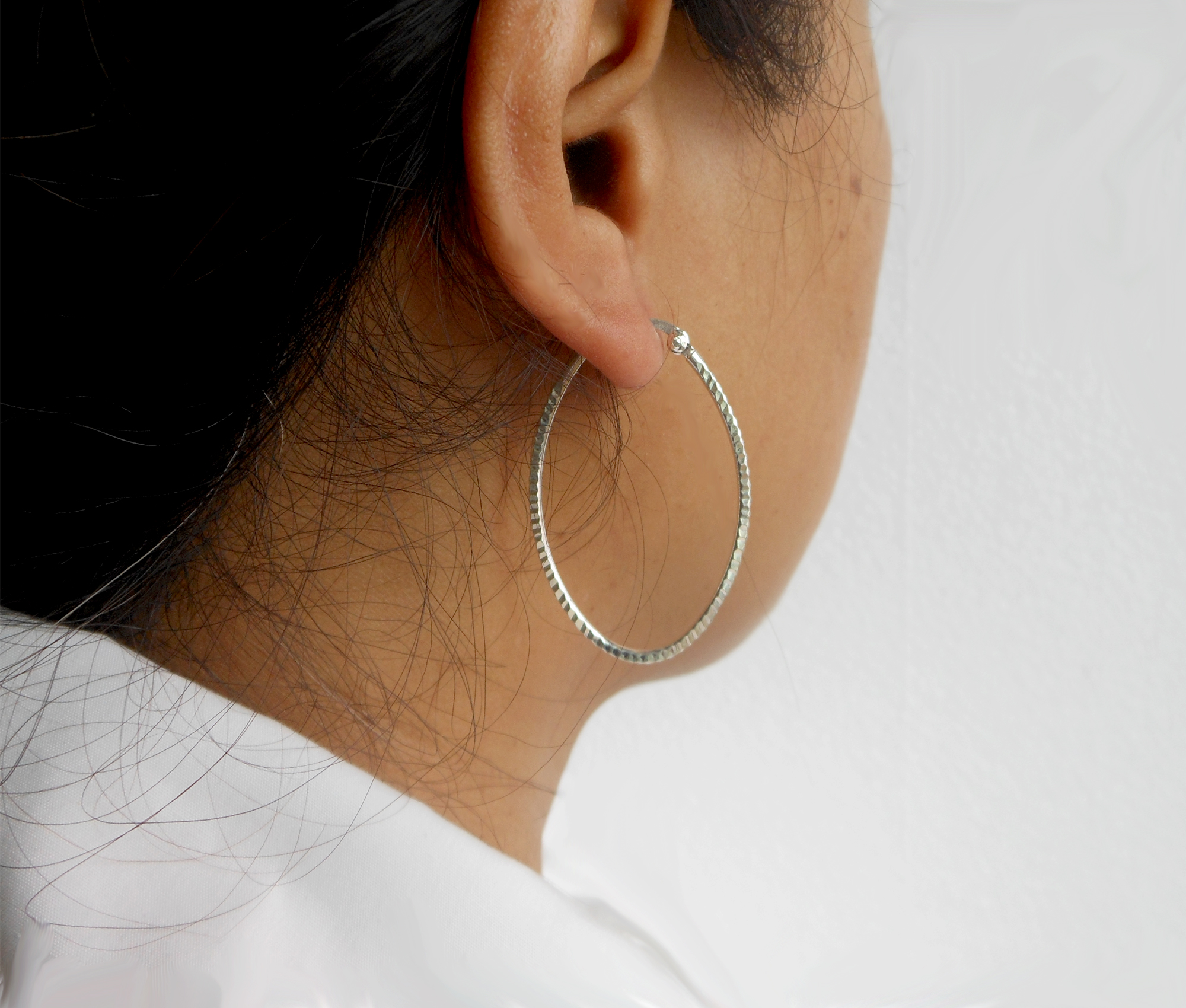 Handmade Diamond-Cut Oval Hoop Earrings – 925 Sterling Silver Textured Jewelry - Image 5