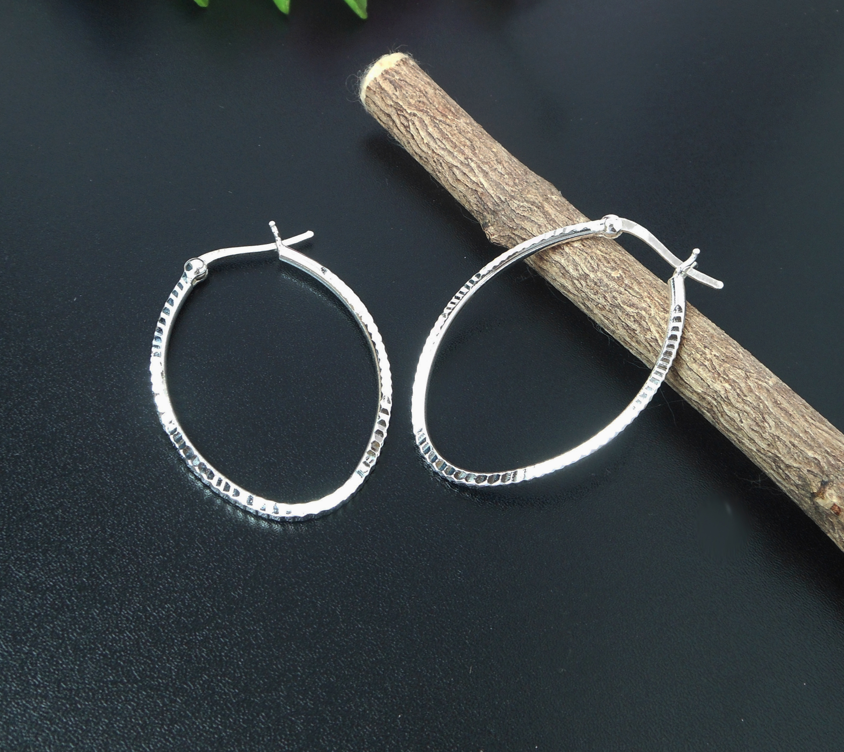 Handmade Diamond-Cut Oval Hoop Earrings – 925 Sterling Silver Textured Jewelry