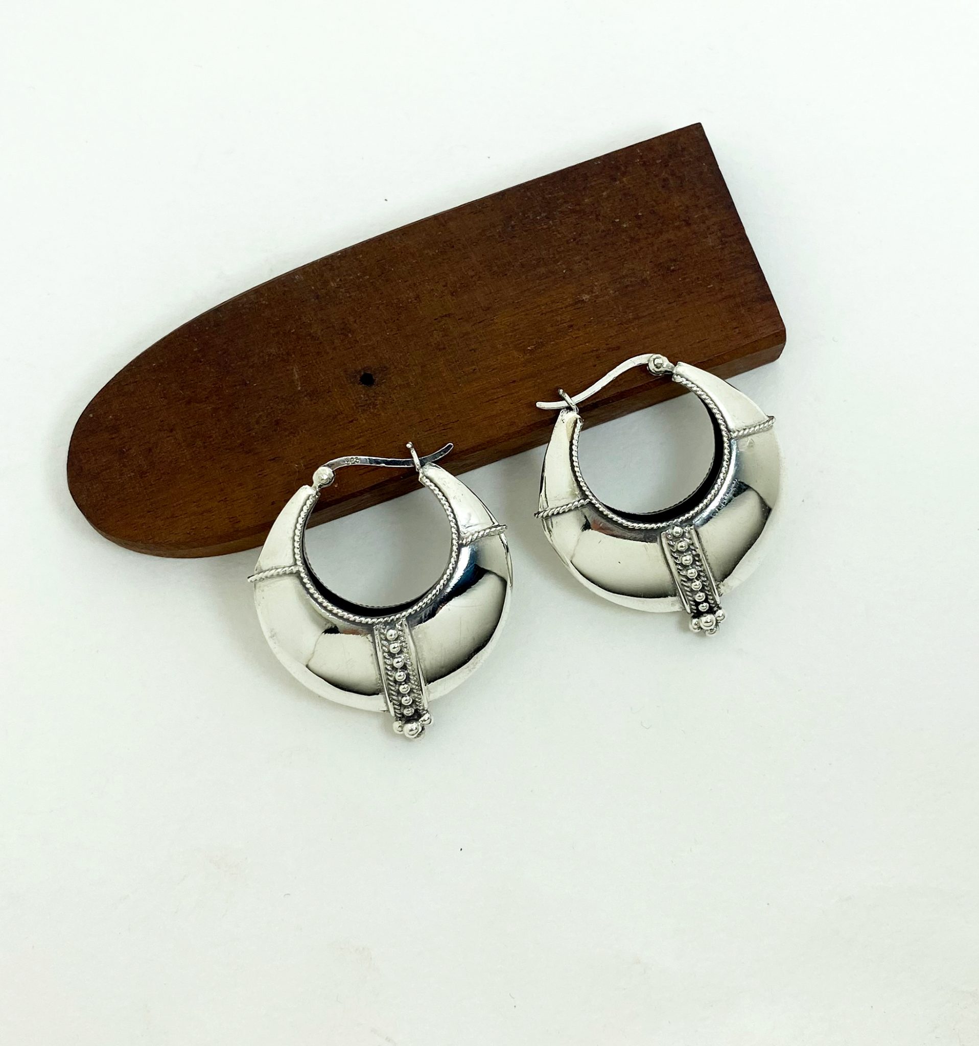 ladies hoop earrings silver