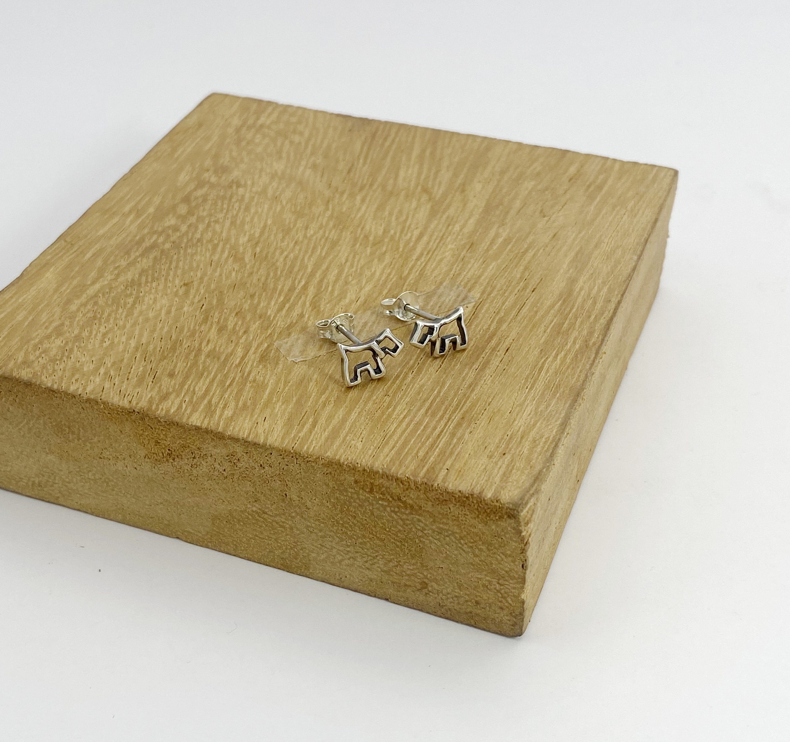 alternate angle of sterling silver scottish terrier dog stud earrings sup silver